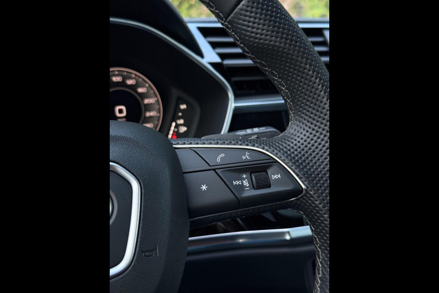Audi Q3 Sportback 45 TFSI e 3x S-Line Panorama Camera