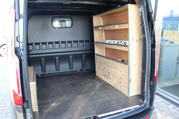 Ford Transit Custom 300 2.0 TDCI L2H1 Limited DC | Zeer Netjes! | Goed Onderhouden | Trekhaak | Dubbele Cabine | Cruise Control | Navigatie |