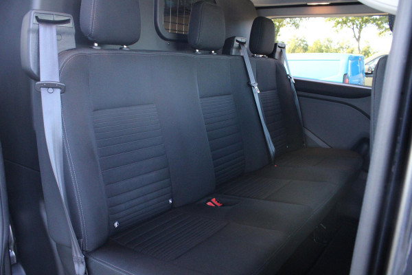 Ford Transit Custom 300 2.0 TDCI L2H1 Limited DC | Zeer Netjes! | Goed Onderhouden | Trekhaak | Dubbele Cabine | Cruise Control | Navigatie |