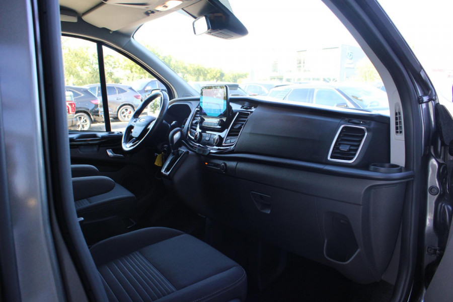 Ford Transit Custom 300 2.0 TDCI L2H1 Limited DC | Zeer Netjes! | Goed Onderhouden | Trekhaak | Dubbele Cabine | Cruise Control | Navigatie |