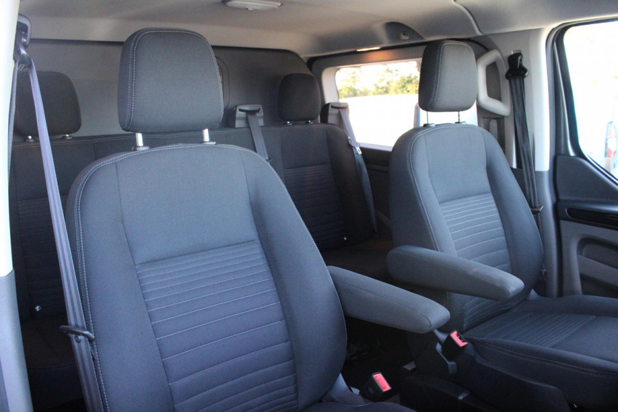 Ford Transit Custom 300 2.0 TDCI L2H1 Limited DC | Zeer Netjes! | Goed Onderhouden | Trekhaak | Dubbele Cabine | Cruise Control | Navigatie |
