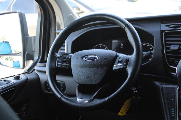 Ford Transit Custom 300 2.0 TDCI L2H1 Limited DC | Zeer Netjes! | Goed Onderhouden | Trekhaak | Dubbele Cabine | Cruise Control | Navigatie |