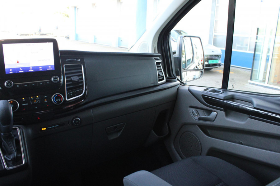 Ford Transit Custom 300 2.0 TDCI L2H1 Limited DC | Zeer Netjes! | Goed Onderhouden | Trekhaak | Dubbele Cabine | Cruise Control | Navigatie |
