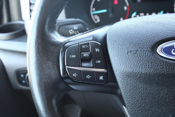 Ford Transit Custom 300 2.0 TDCI L2H1 Limited DC | Zeer Netjes! | Goed Onderhouden | Trekhaak | Dubbele Cabine | Cruise Control | Navigatie |
