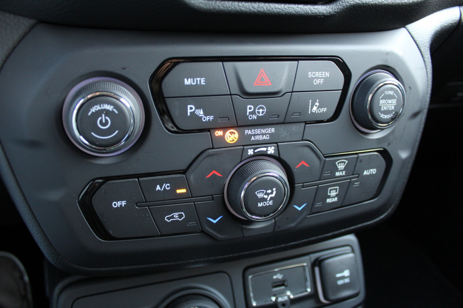 Jeep Renegade 4xe 190 Plug-in Hybrid Electric Limited | BLIS | Leder | Adaptieve Cruis | Navigatie | Camera