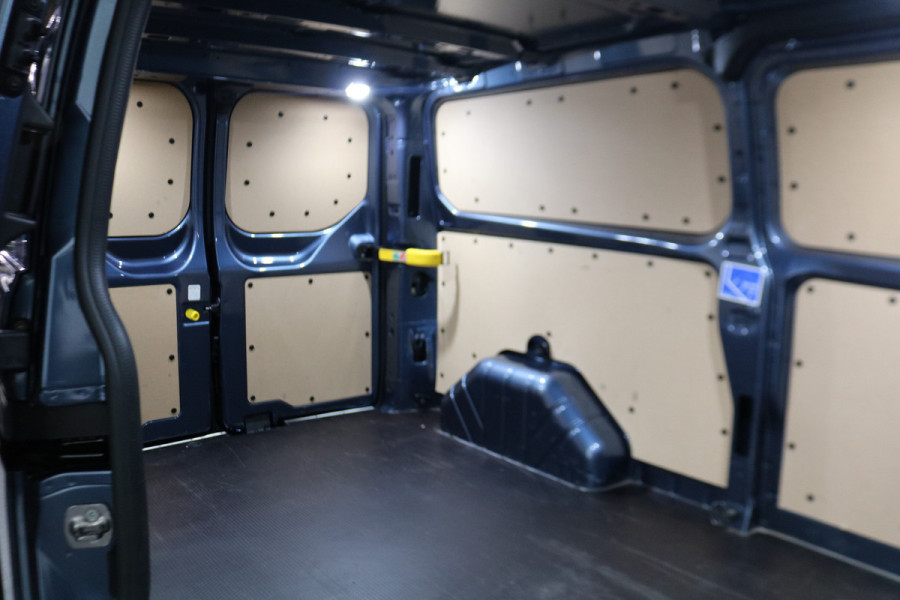 Ford Transit Custom 2.0 TDci 170pk L2 H1 Limited Airco Camera 2.8t Trekhaak