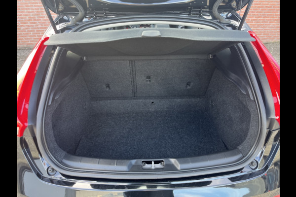 Volvo V40 1.5 T3 automaat, cruise, climate, pdc achter