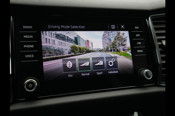 Škoda Kodiaq 1.5 TSI 150pk DSG Business Edition Canton Sound Navigatie Sideassist Stoelverwarming Carplay Acc Pdc 244