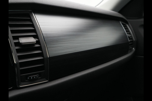 Škoda Kodiaq 1.5 TSI 150pk DSG Business Edition Canton Sound Navigatie Sideassist Stoelverwarming Carplay Acc Pdc 244