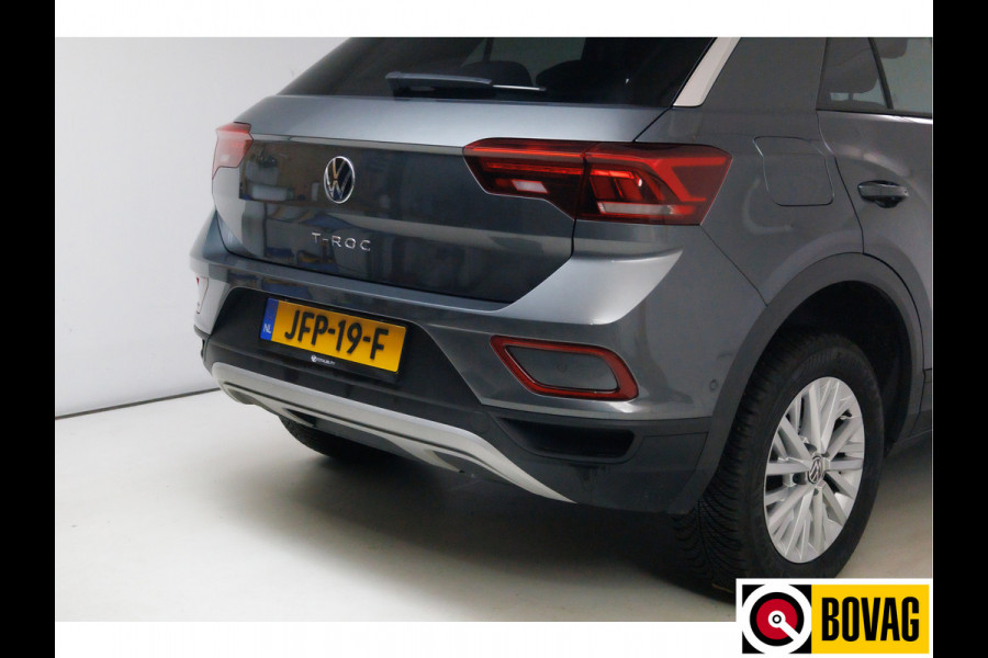 Volkswagen T-Roc 1.0 TSI 116 PK Business Edition | Stoelverw. | Apple Carplay / Android auto | PDC V+A | Automatisch inparkeren, Climate control, all season banden, extra getint glas achter