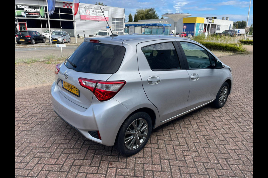 Toyota Yaris 1.5 VVT-i Dynamic / camera / navigatie