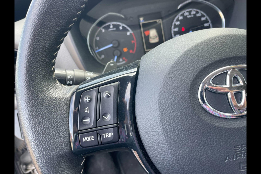 Toyota Yaris 1.5 VVT-i Dynamic / camera / navigatie