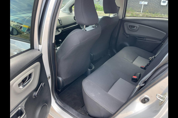 Toyota Yaris 1.5 VVT-i Dynamic / camera / navigatie