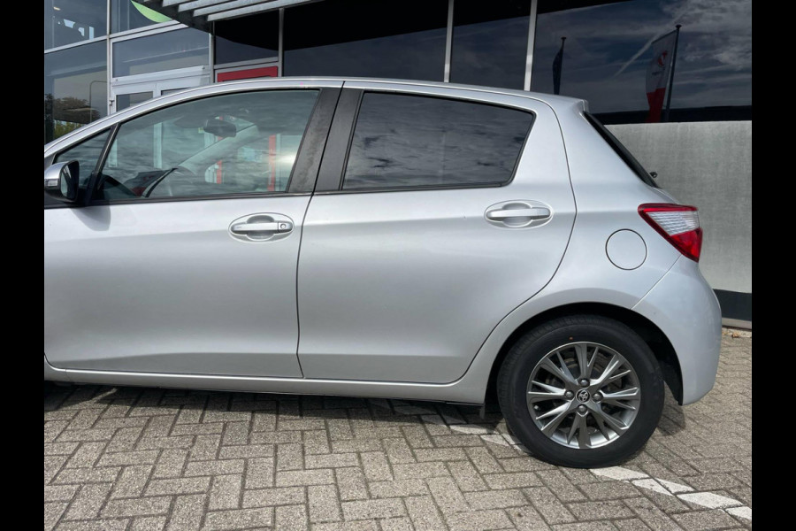 Toyota Yaris 1.5 VVT-i Dynamic / camera / navigatie