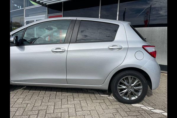 Toyota Yaris 1.5 VVT-i Dynamic / camera / navigatie