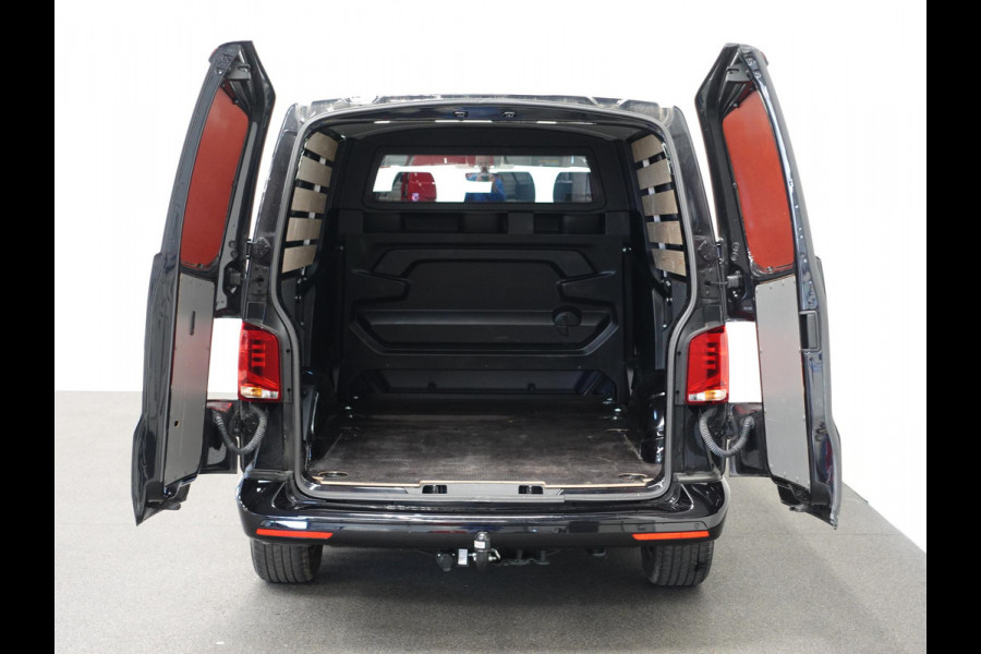 Volkswagen Transporter 2.0 TDI L2H1 28 Dubbele Cabine Highline Automaat Cruise Control  Airco  Navigatie  PDC  Camera