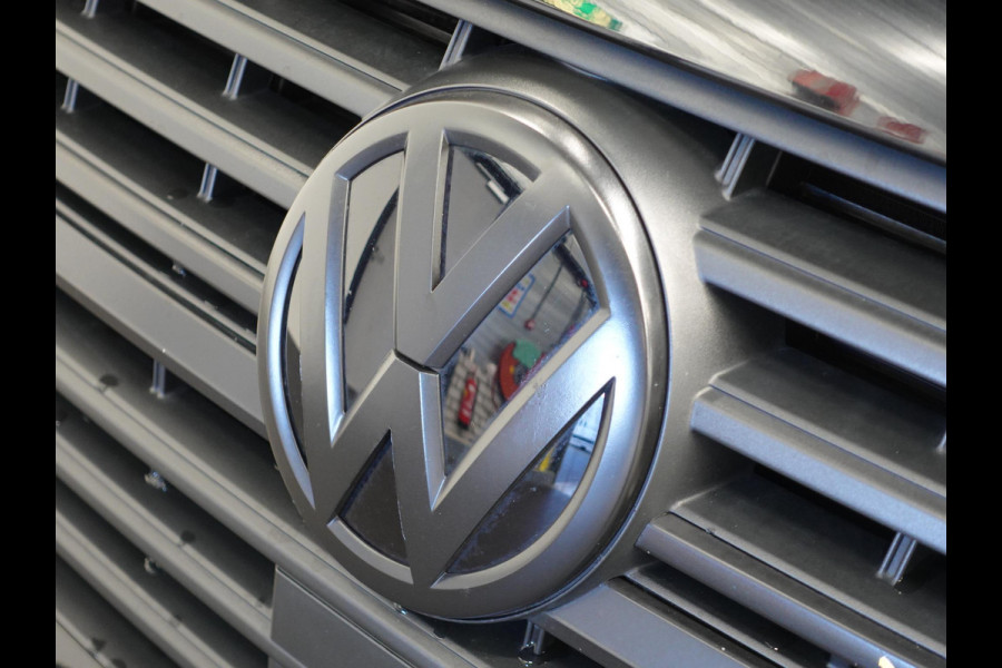 Volkswagen Transporter 2.0 TDI L2H1 28 Dubbele Cabine Highline Automaat Cruise Control  Airco  Navigatie  PDC  Camera