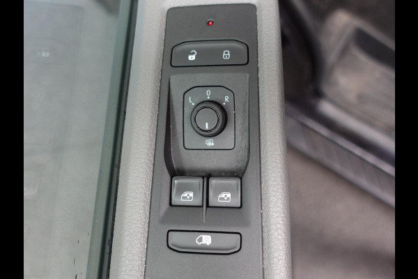 Volkswagen Transporter 2.0 TDI L2H1 28 Dubbele Cabine Highline Automaat Cruise Control  Airco  Navigatie  PDC  Camera