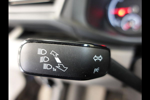 Volkswagen Transporter 2.0 TDI L2H1 28 Dubbele Cabine Highline Automaat Cruise Control  Airco  Navigatie  PDC  Camera