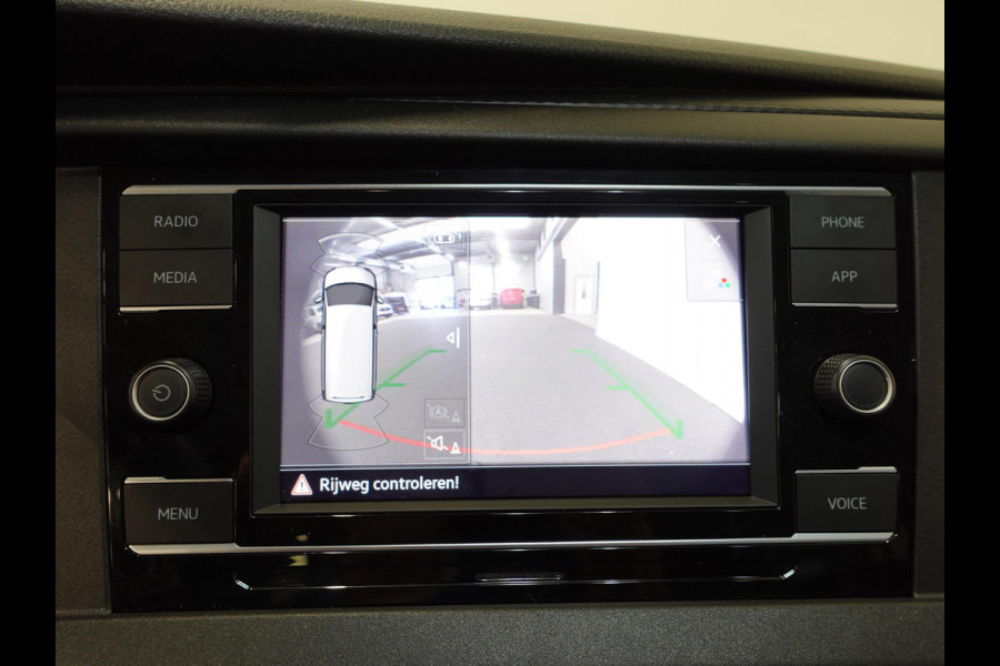 Volkswagen Transporter 2.0 TDI L2H1 28 Dubbele Cabine Highline Automaat Cruise Control  Airco  Navigatie  PDC  Camera