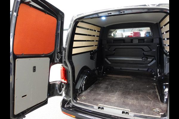 Volkswagen Transporter 2.0 TDI L2H1 28 Dubbele Cabine Highline Automaat Cruise Control  Airco  Navigatie  PDC  Camera