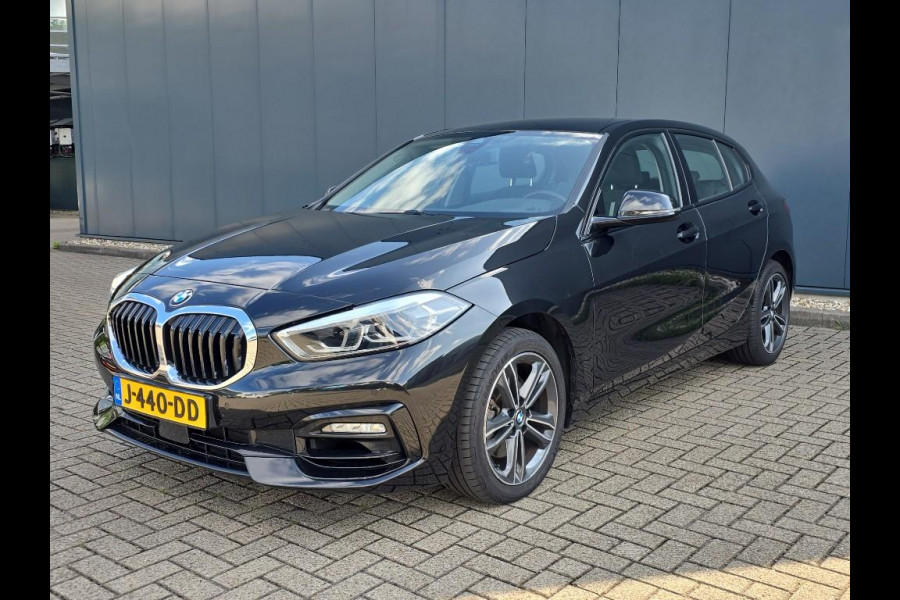 BMW 1-serie 118i Executive Edition | Navi | Led | Live Cockpit |