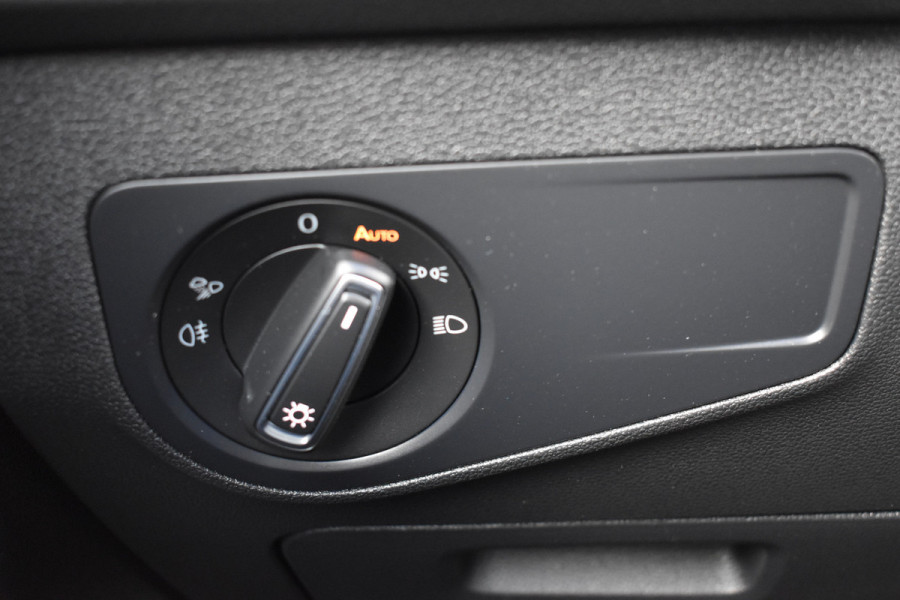 Volkswagen Tiguan 1.5 TSI R-Line Automaat / Navigatie / Keyless / Trekhaak 1800kg / Adap. Cruise / Camera