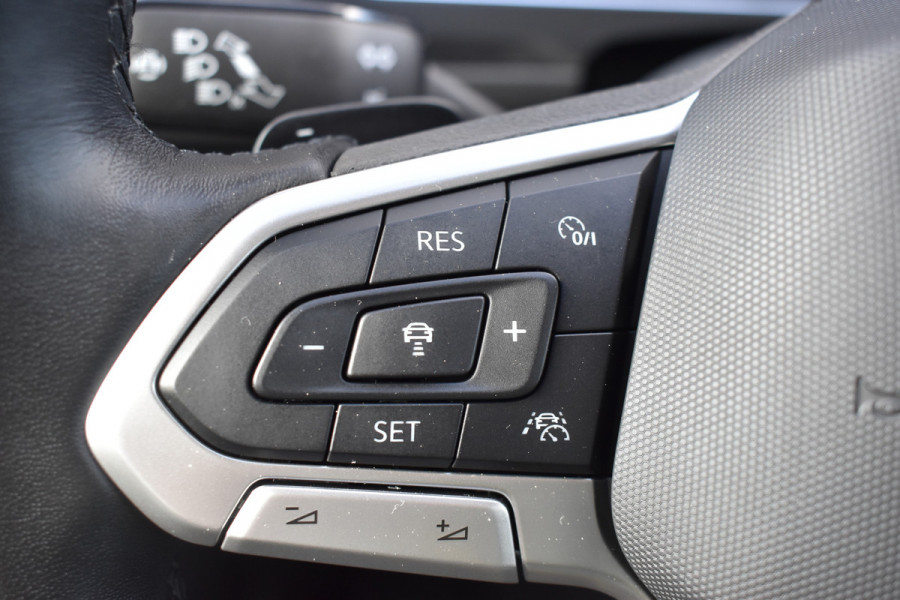 Volkswagen Tiguan 1.5 TSI R-Line Automaat / Navigatie / Keyless / Trekhaak 1800kg / Adap. Cruise / Camera
