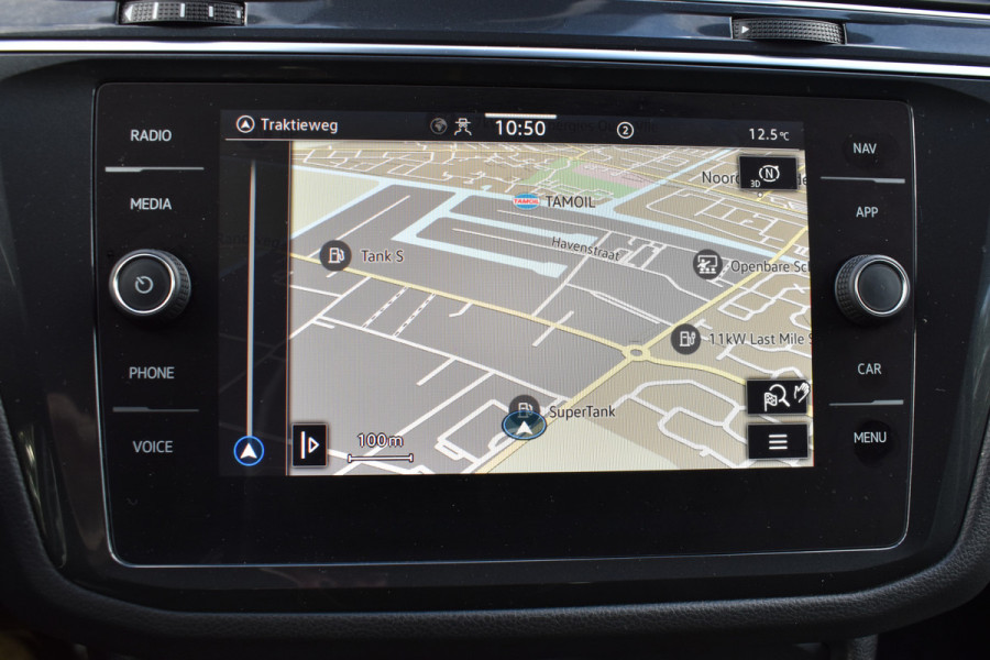 Volkswagen Tiguan 1.5 TSI R-Line Automaat / Navigatie / Keyless / Trekhaak 1800kg / Adap. Cruise / Camera
