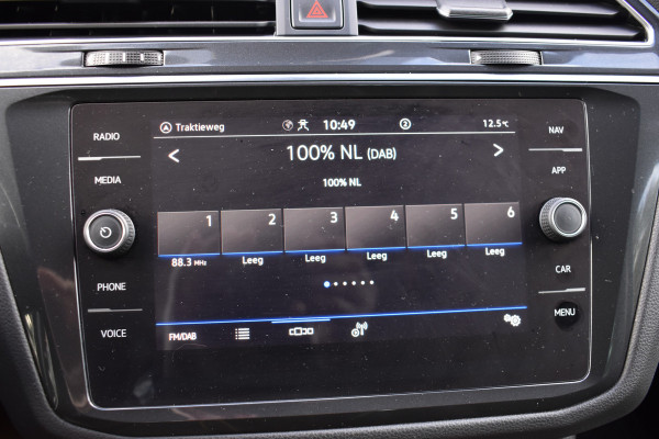 Volkswagen Tiguan 1.5 TSI R-Line Automaat / Navigatie / Keyless / Trekhaak 1800kg / Adap. Cruise / Camera