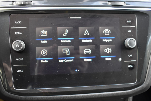 Volkswagen Tiguan 1.5 TSI R-Line Automaat / Navigatie / Keyless / Trekhaak 1800kg / Adap. Cruise / Camera