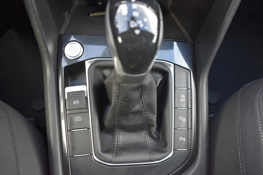 Volkswagen Tiguan 1.5 TSI R-Line Automaat / Navigatie / Keyless / Trekhaak 1800kg / Adap. Cruise / Camera