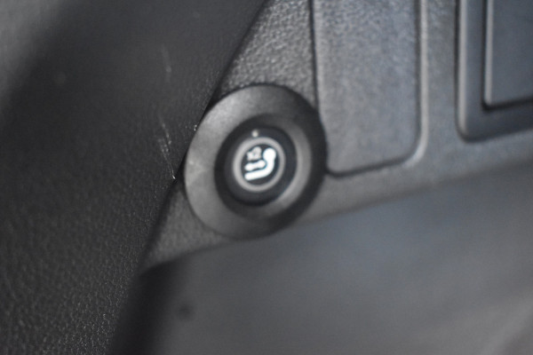 Volkswagen Tiguan 1.5 TSI R-Line Automaat / Navigatie / Keyless / Trekhaak 1800kg / Adap. Cruise / Camera