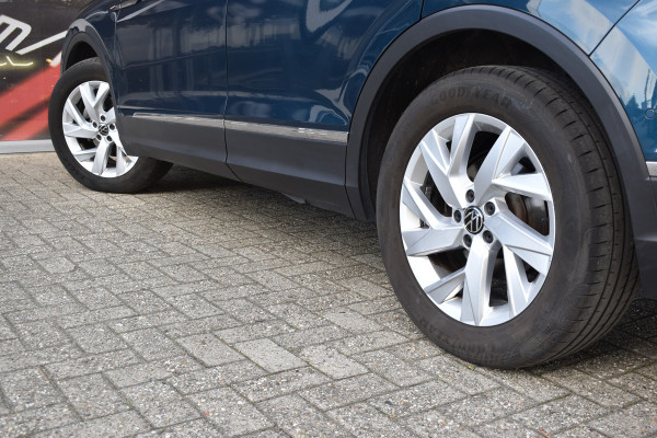 Volkswagen Tiguan 1.5 TSI R-Line Automaat / Navigatie / Keyless / Trekhaak 1800kg / Adap. Cruise / Camera