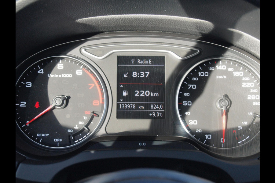 Audi A3 Limousine 35 TFSI CoD Pro Line | 19 Inch | Navigatie | Privacy glas |