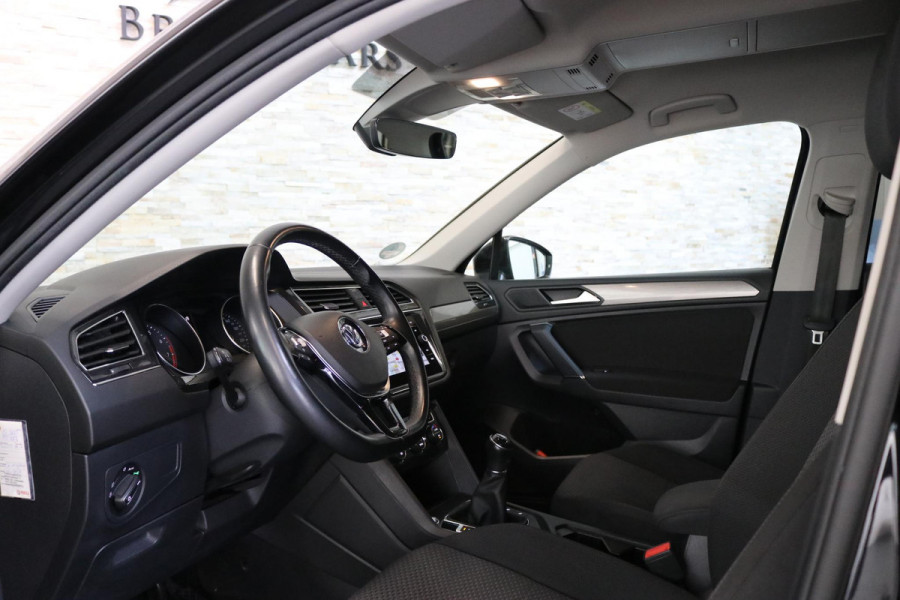 Volkswagen Tiguan Allspace 1.5 TSI Comfortline Business 7p. | Navi | CAMERA | NAP | Orig. NL |