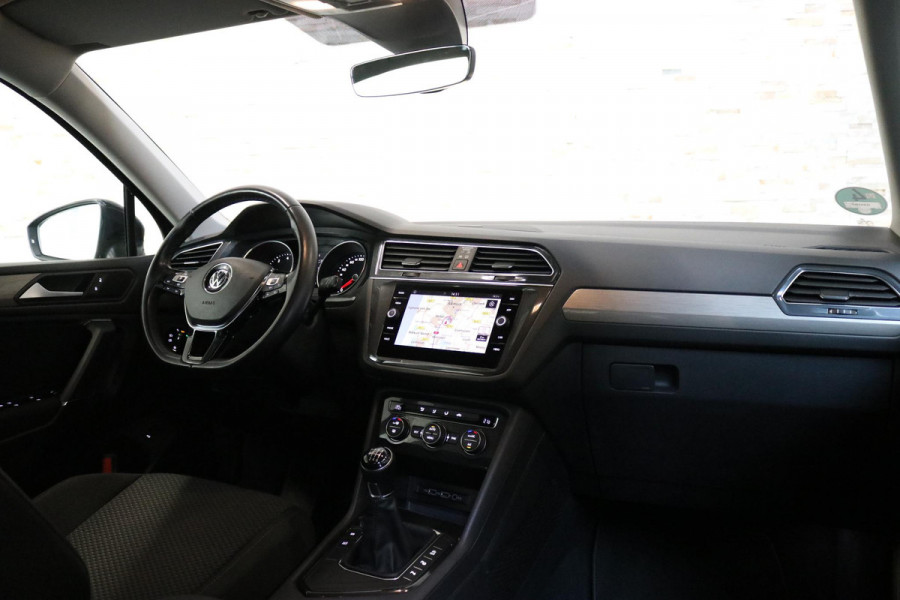 Volkswagen Tiguan Allspace 1.5 TSI Comfortline Business 7p. | Navi | CAMERA | NAP | Orig. NL |