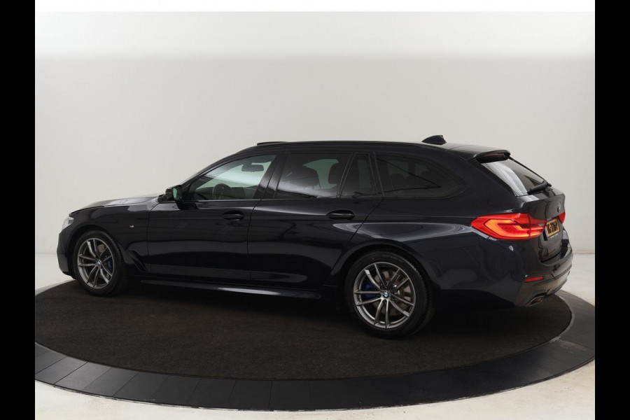 BMW 5 Serie 530i M Sport | Panoramadak | Head-Up | Leder | Stoelverwarming | Sfeerverlichting | Navigatie | Full LED | Parkeerhulp | Sportstoelen
