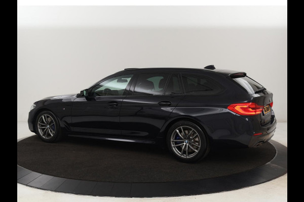 BMW 5 Serie 530i M Sport | Panoramadak | Head-Up | Leder | Stoelverwarming | Sfeerverlichting | Navigatie | Full LED | Parkeerhulp | Sportstoelen