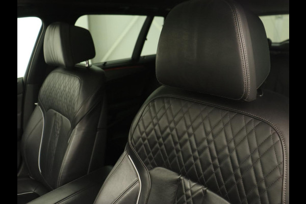 BMW 5 Serie 530i M Sport | Panoramadak | Head-Up | Leder | Stoelverwarming | Sfeerverlichting | Navigatie | Full LED | Parkeerhulp | Sportstoelen