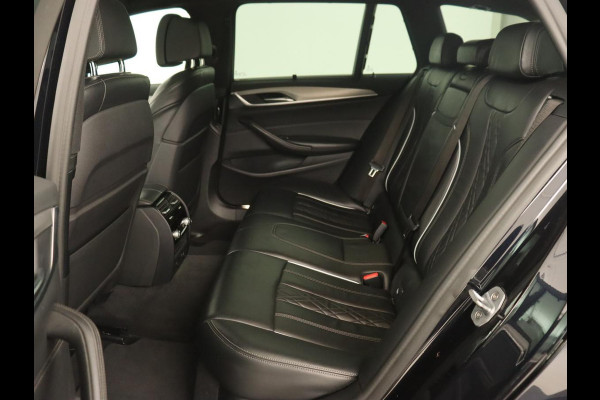 BMW 5 Serie 530i M Sport | Panoramadak | Head-Up | Leder | Stoelverwarming | Sfeerverlichting | Navigatie | Full LED | Parkeerhulp | Sportstoelen