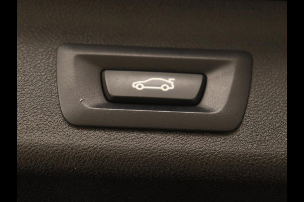 BMW 5 Serie 530i M Sport | Panoramadak | Head-Up | Leder | Stoelverwarming | Sfeerverlichting | Navigatie | Full LED | Parkeerhulp | Sportstoelen