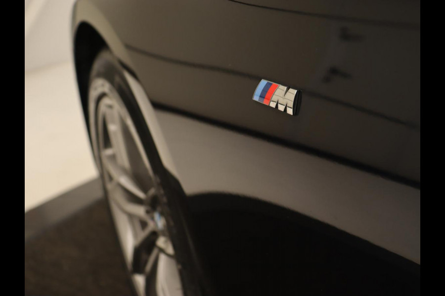 BMW 5 Serie 530i M Sport | Panoramadak | Head-Up | Leder | Stoelverwarming | Sfeerverlichting | Navigatie | Full LED | Parkeerhulp | Sportstoelen