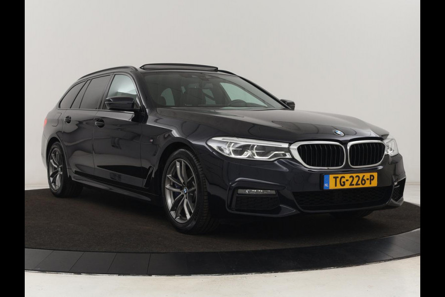 BMW 5 Serie 530i M Sport | Panoramadak | Head-Up | Leder | Stoelverwarming | Sfeerverlichting | Navigatie | Full LED | Parkeerhulp | Sportstoelen