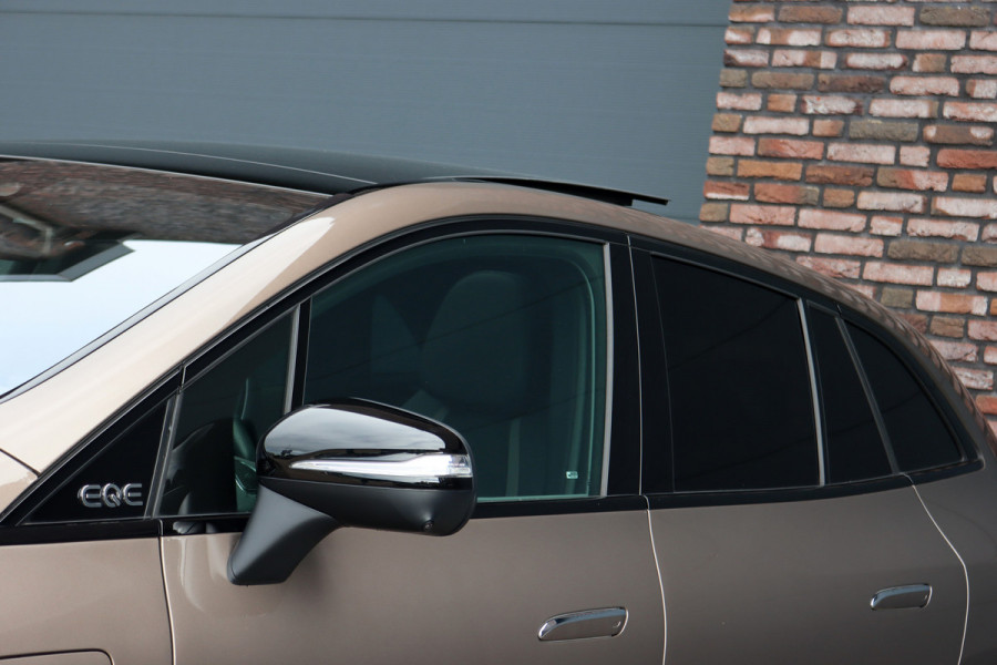 Mercedes-Benz EQE SUV 300 AMG Line 91 kWh | ex Btw. € 59.500,- | Distronic+ | Memory | Panoramadak | Digital Light | Verwarmd Stuurwiel | Burmester | Warmtepomp | Keyless Go | Augmented Reality |