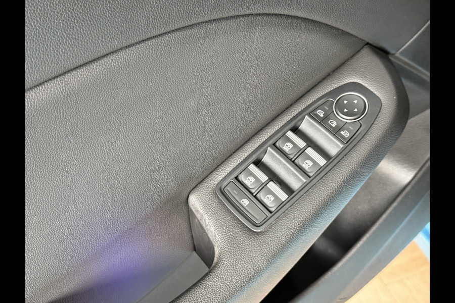 Renault Clio 1.3 TCe 130 | Edition One | Groot Navi | Bose | Camera | 17" | Carplay |