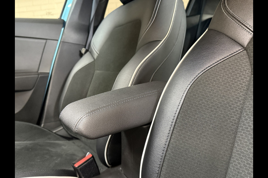 Renault Clio 1.3 TCe 130 | Edition One | Groot Navi | Bose | Camera | 17" | Carplay |