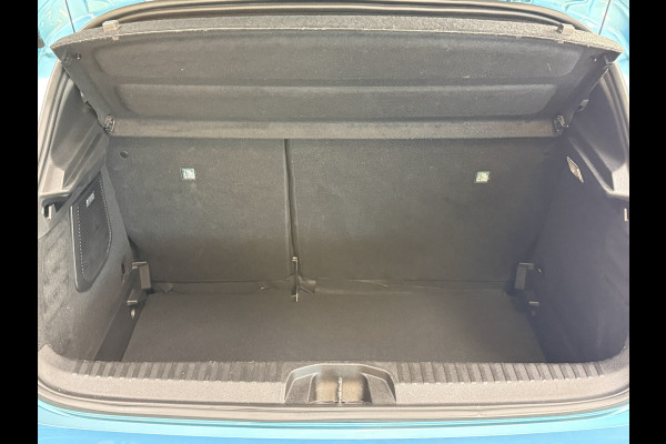 Renault Clio 1.3 TCe 130 | Edition One | Groot Navi | Bose | Camera | 17" | Carplay |