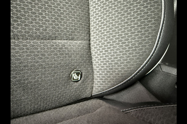 Renault Clio 1.3 TCe 130 | Edition One | Groot Navi | Bose | Camera | 17" | Carplay |