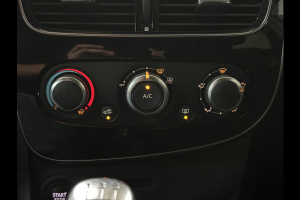 Renault Clio 0.9 TCe 90pk Intens | Navi | Camera | 17" | PDC | Led | Stoelverwarming | Keurig netjes onderhouden!